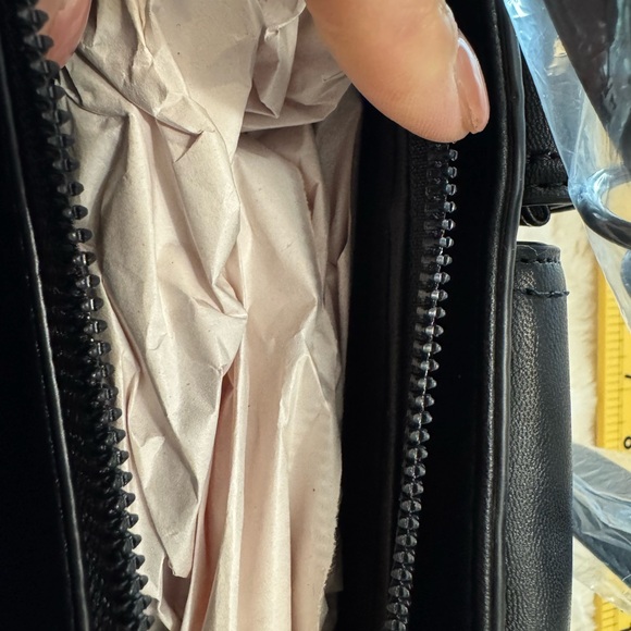 Black Multi-Pocket Shoulder Bag for Women - Picture 4 of 6